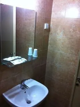 Moderna 3*